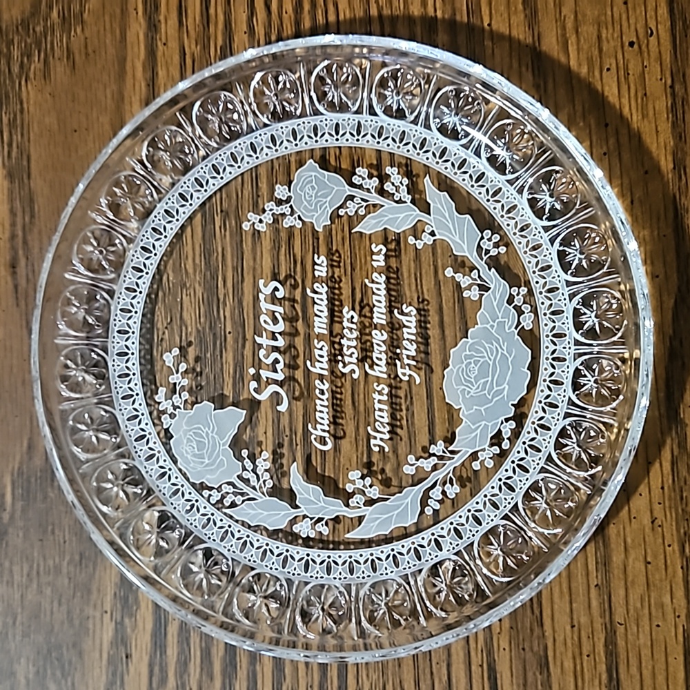 ARTMARK "Sisters" 24% Lead Crystal Plate - 7" - EC